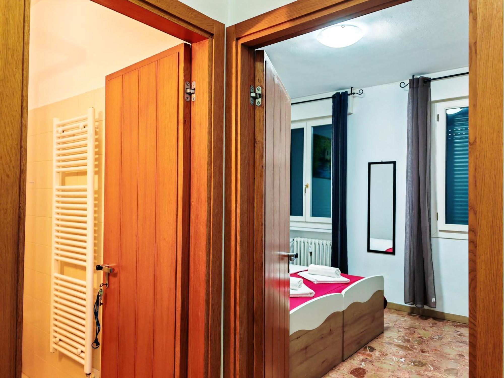 Guest house Goldmine 2 *